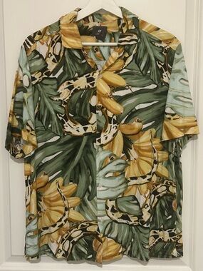 H&M Men’s Short Sleeve Button Down Shirt Colorful Floral Casual Size Medium
